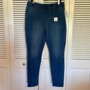 Old Navy NWT skinny slimming Jeggings
